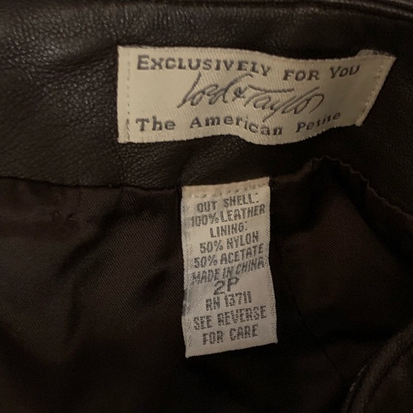 Vintage brown Lord and Taylor leather skirt 🍫 - Picture 2 of 4